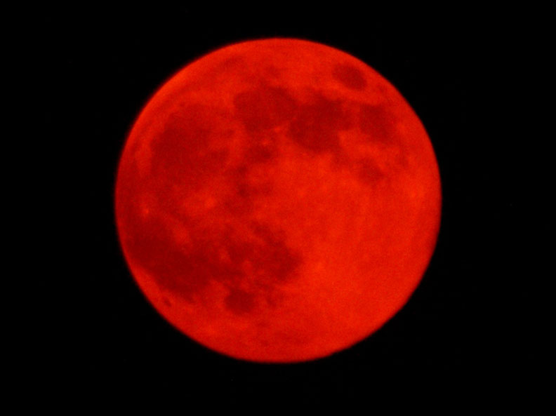 fire-moon1026072a.jpg