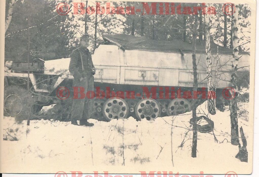 Russland schw.Panzerjäger Abt.655 mit SdKfz 251 mit MG weiße Wintertarnung 4