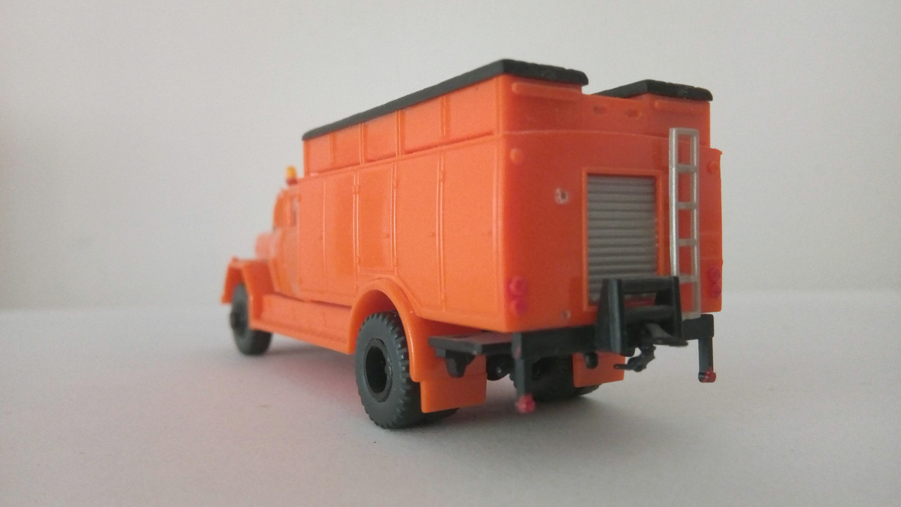 Mache (9225)