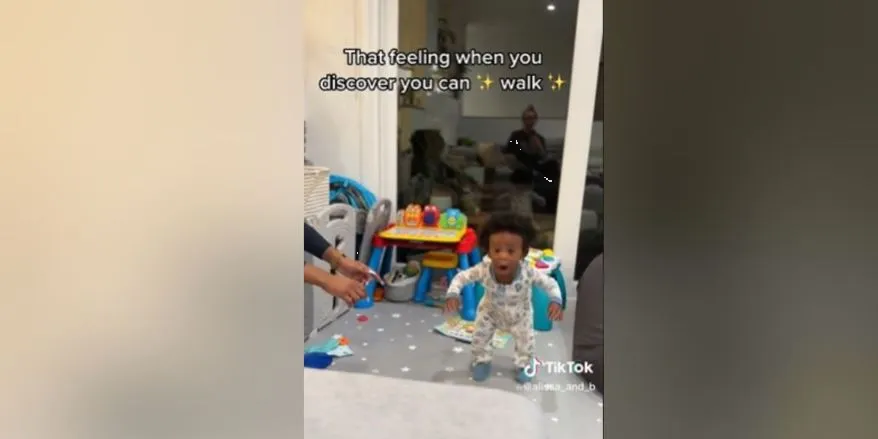 Niño se vuelve viral en TikTok con su reacción al caminar por primera vez