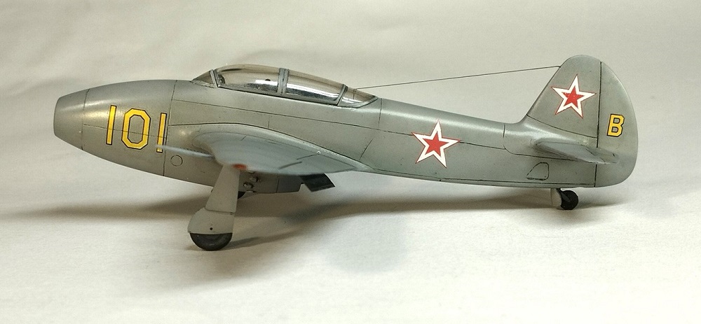  Як-21 Amodel 1/72 A-XBah0tc-DK4