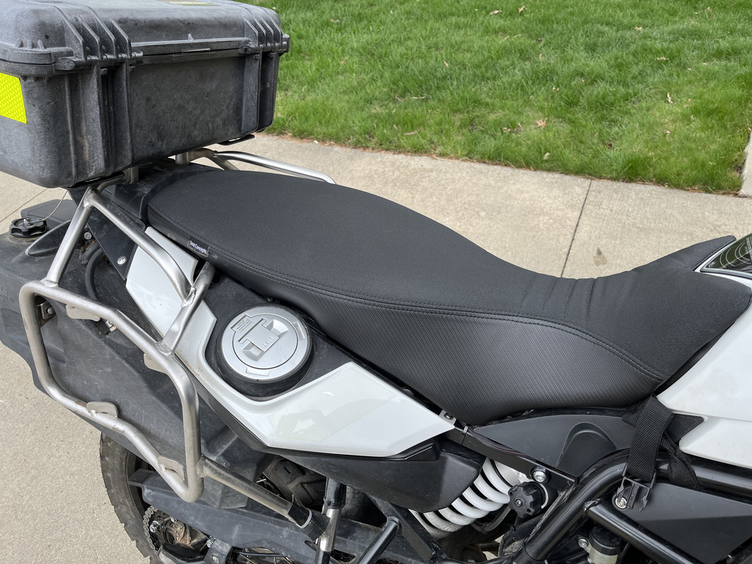 f800gs seat