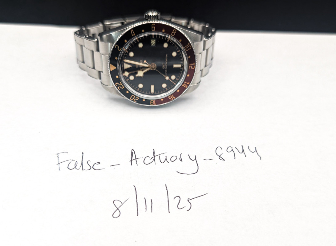 PXL_20250812_015329346