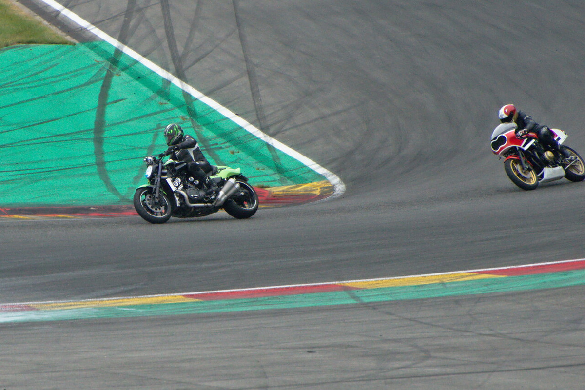 Une journée de roulage à SPA FRANCORCHAMPS - Page 2 R-DSC2978
