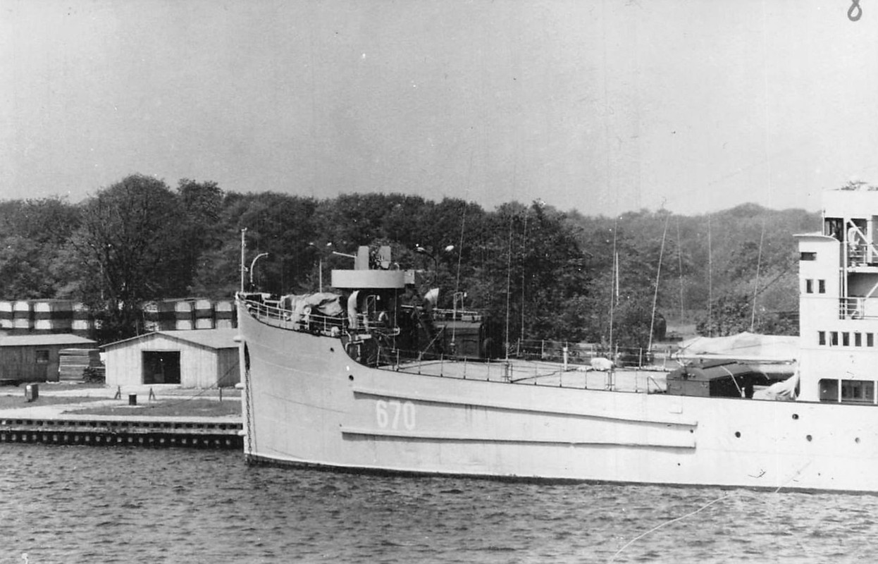 Плавучая база КУШКА (бывший германский прорыватель минных заграждений Sp-24 Waldraut Horn) -1