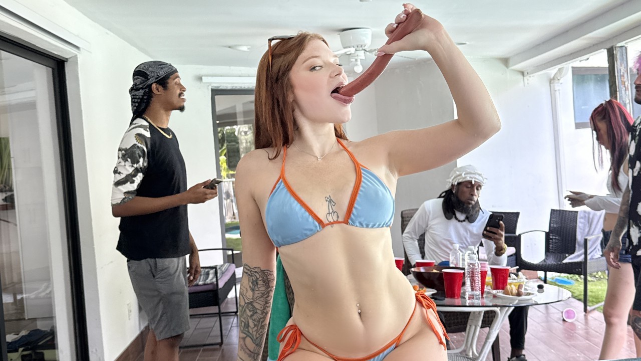 New Friend in the Hot Tub Katerina Deville, Mike Skywalker – Mofos – LetsPostIt