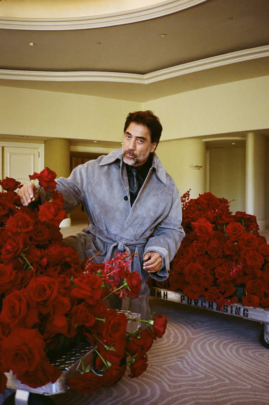 Interview_Issue-558_Winter-2024_Bottega-Veneta-X-Javier-Bardem_5-scaled
