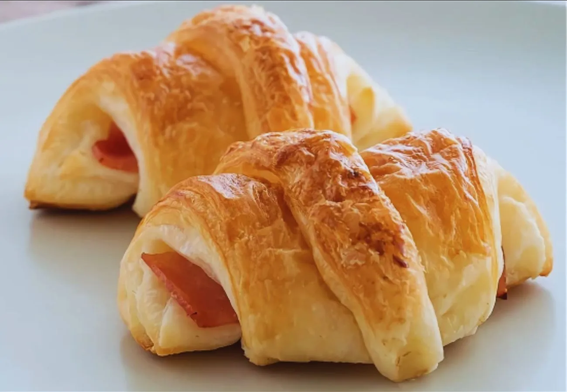 Aprende a hacer un delicioso pan casero relleno de jamón y queso