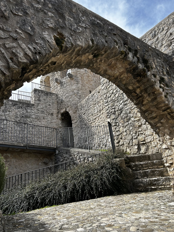 2FBEBB0D-5B77-4D8E-919E-EFD7CA1D6F35