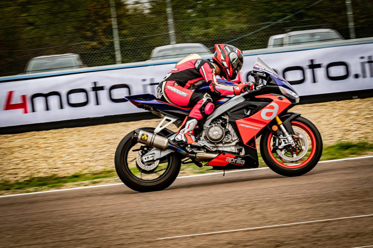 44DFB7E2-A9C1-4A1E-AE4B-F07543812D33