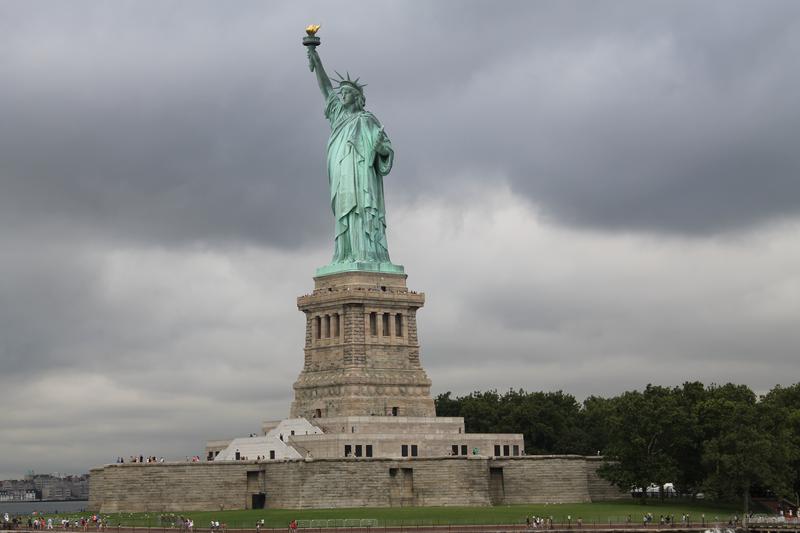 Una pequeña mordida a "La Gran Manzana" y escapada a Washington D.C. - Blogs de USA - Día 6: Estatua de la Libertad, zona financiera y Puente de Brooklyn. (2)