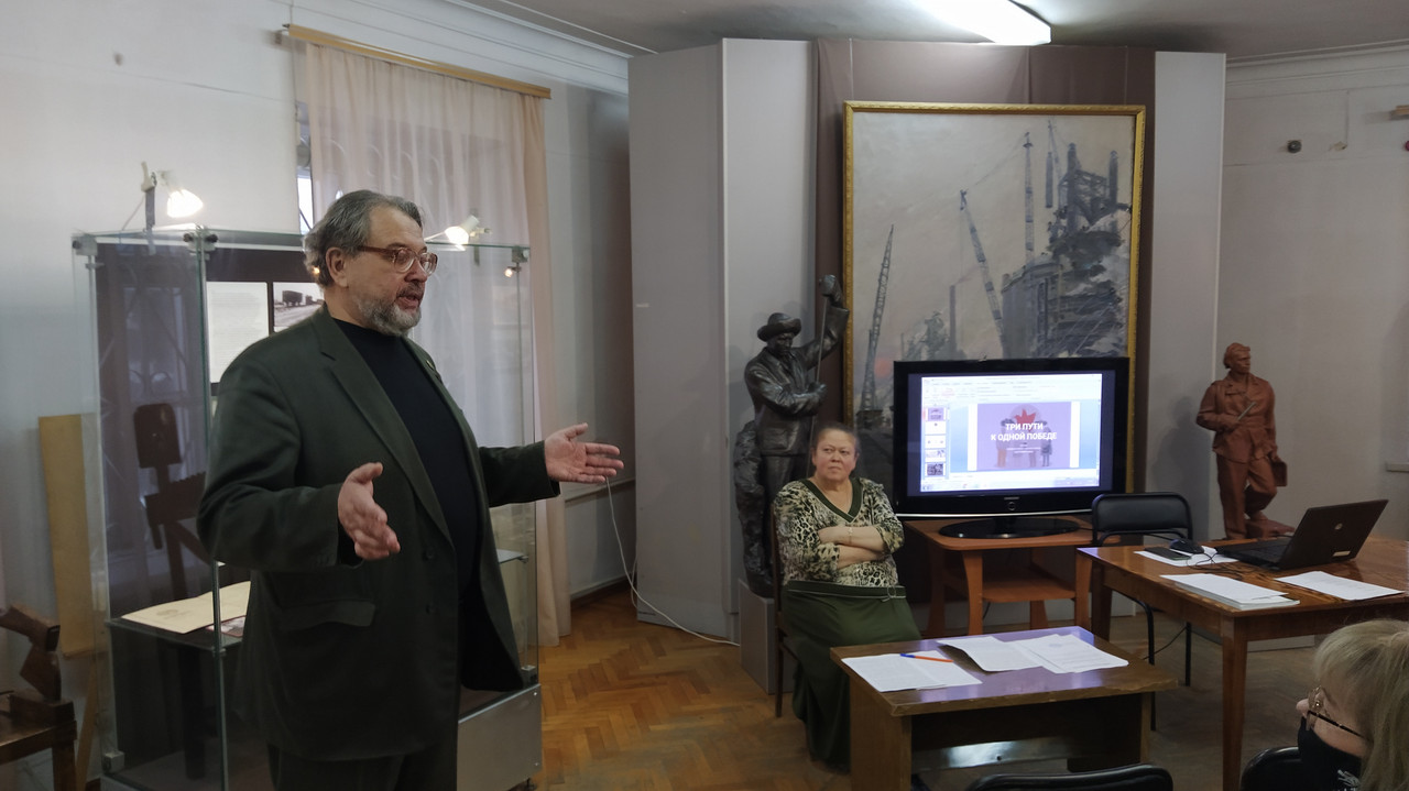 О развитии детского и юношеского родоведения рассказывает С.И. Пудовкин