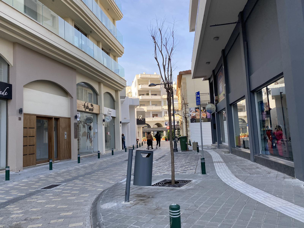λαρνακα τρια