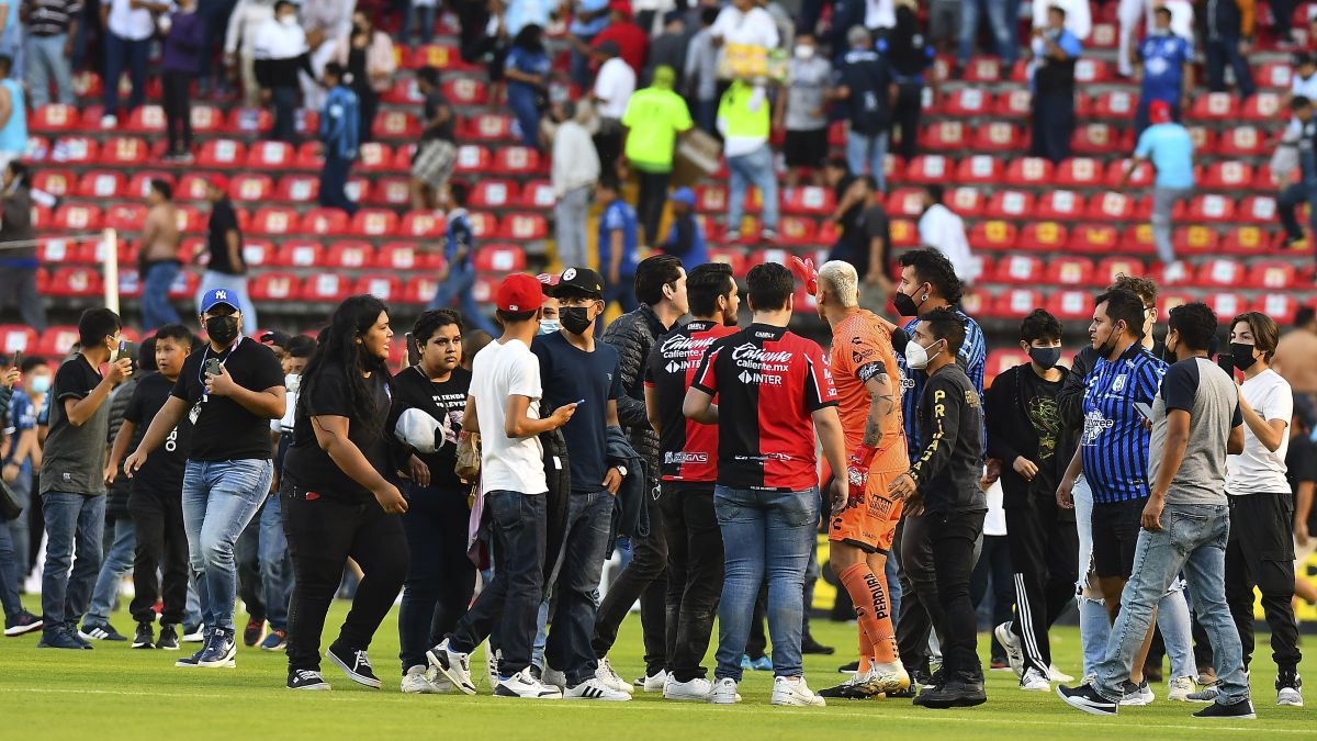 Querétaro jugará un año sin afición e inhabilitarán a su directiva por 5 años