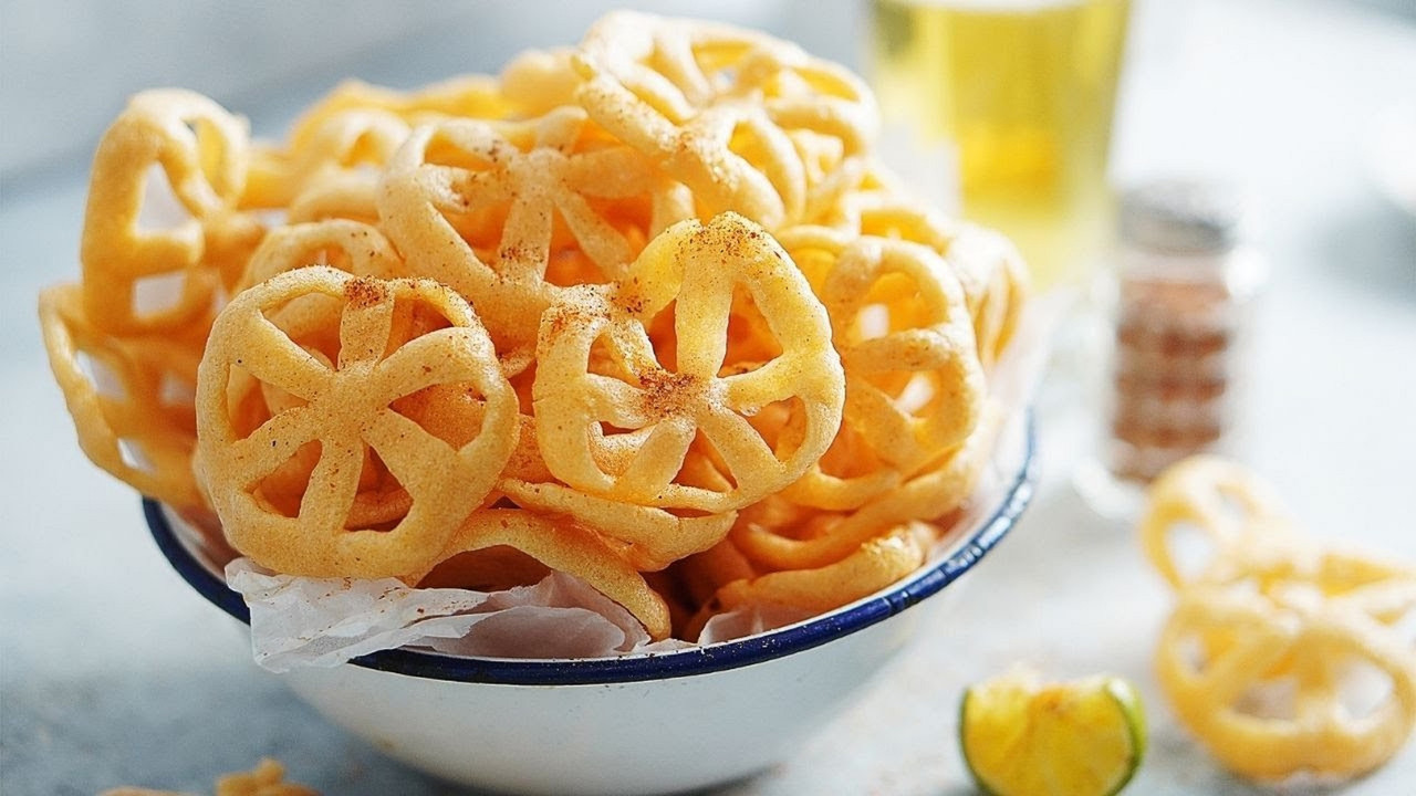 ¿Cómo hacer chicharrones de harina sin aceite en el horno de microondas?