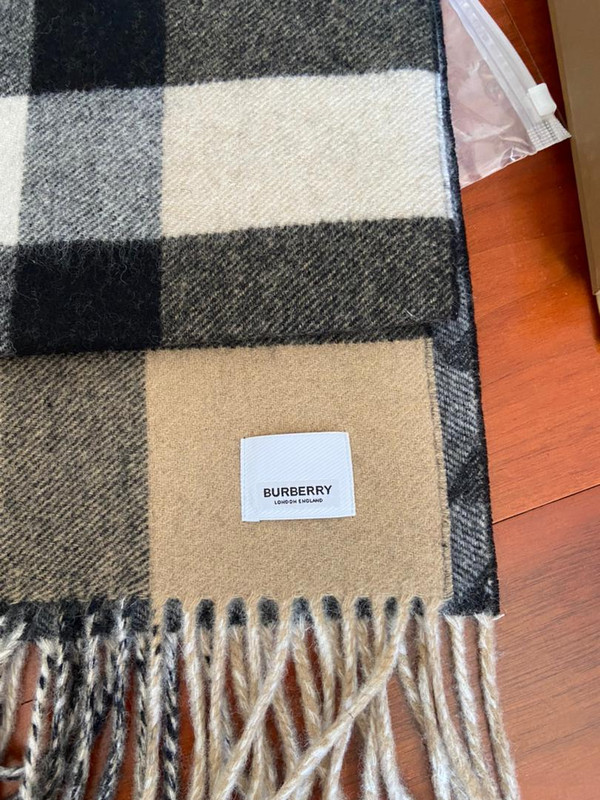 E4E6630A-4D79-4FDD-99A8-FF5A9D0835D2