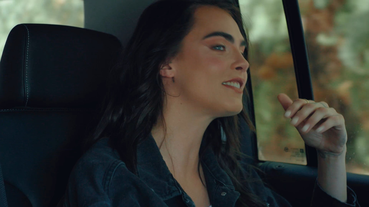 Planet Sex with Cara Delevingne_20230130_23250010.ts_snapshot_07.10.906