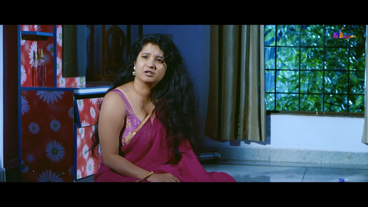 Shubha Poonja  Hot Scenes from an old tulu movie.mp4_snapshot_12.30.494