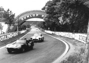 24 HEURES DU MANS YEAR BY YEAR PART ONE 1923-1969 - Page 49 60lm05-Jag-DType-R-Flockhart-B-Halford-2