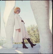 tina-aumont-a72