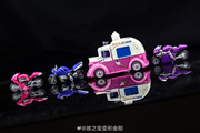 02-SS-52-Arcee-Chromia-and-Elita-1