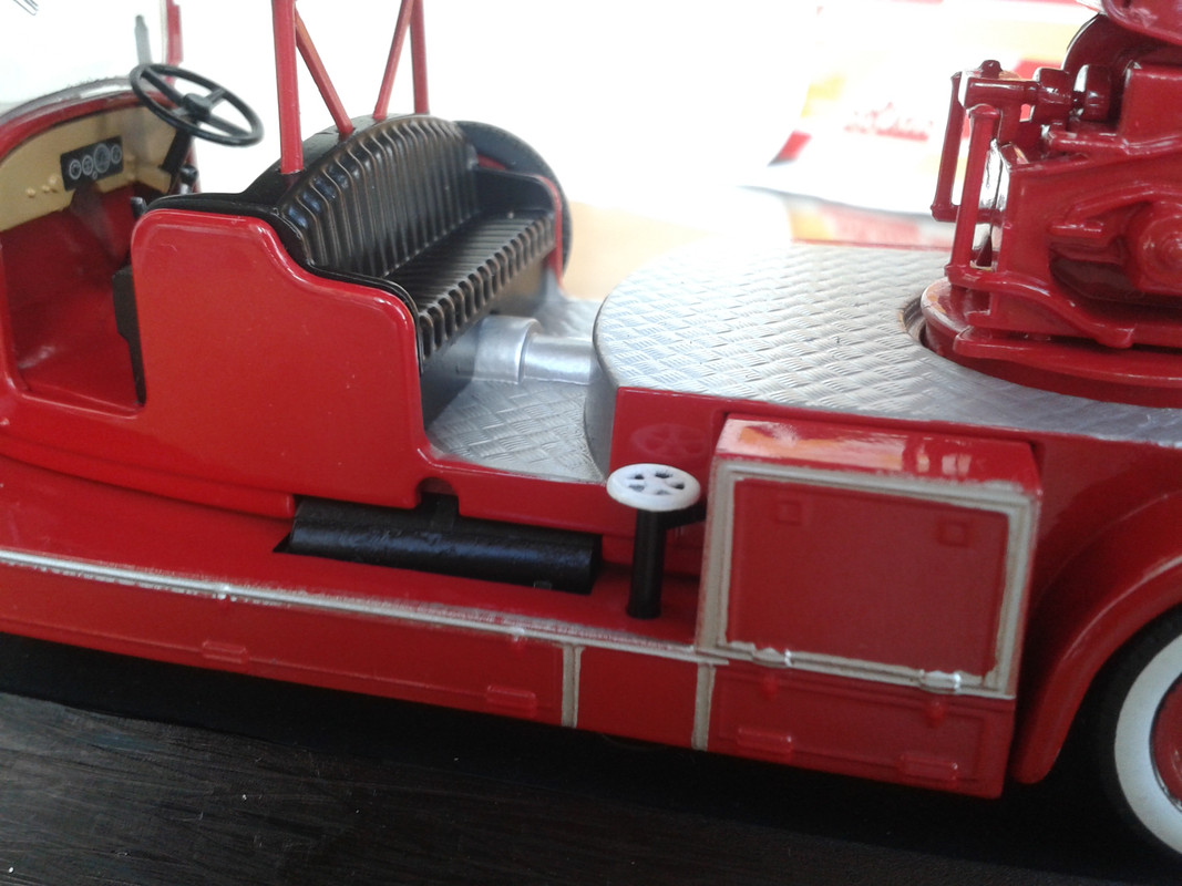 1939 Delahaye Type 103 con escalera Magirus hidráulica TTL de 26 metros “Bomberos del Principado de 