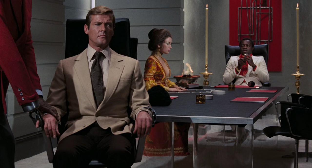 Live-and-Let-Die-1973-Blu-Ray-Hindi-English-1080p-10bit-x265-HEVC-DDP-5-1-ESub-mkv-0004