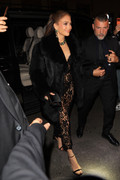 Jennifer-Lopez-Lace-Dolce-Gabbana-APMilan276