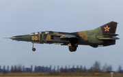 296 IAP Mig-23UB 66 Red_6902010 (4)