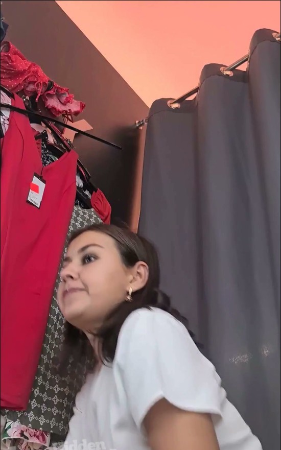 [Image: Voyeur11755113956.jpg]