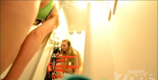 [Image: Voyeur23105102437.jpg]