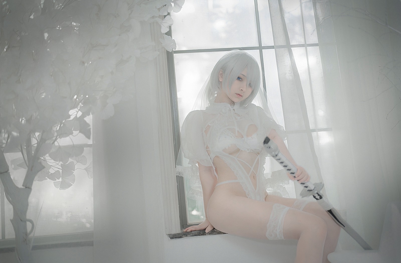 樱梨梨 2B 白花嫁 Cosplay 写真合集｜Nier Automata 高清图集（24P｜194MB）插图2