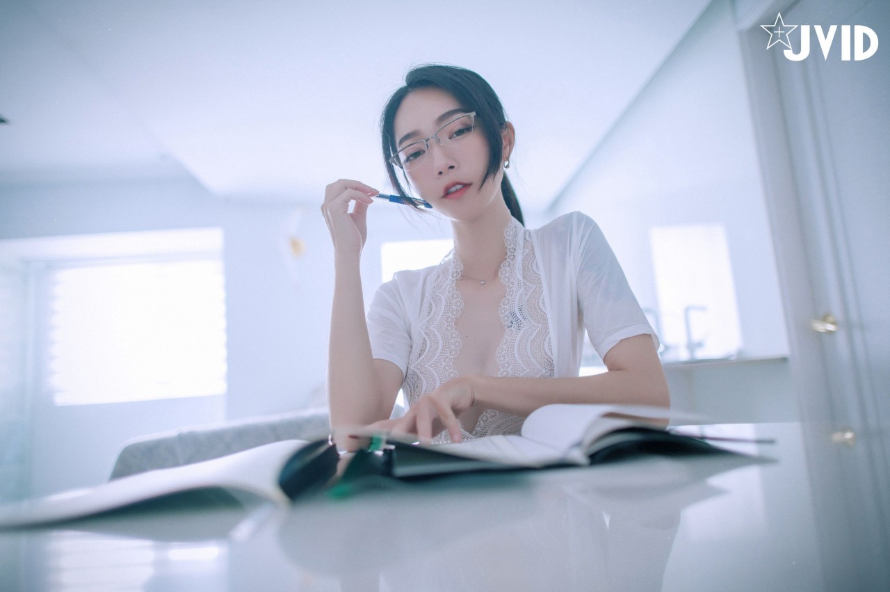 jvid 飘 飘《性感保险业务员》写真作品欣赏，较为性感的风格插图7