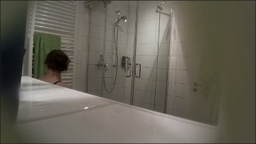 [Image: Voyeur47025133138.jpg]