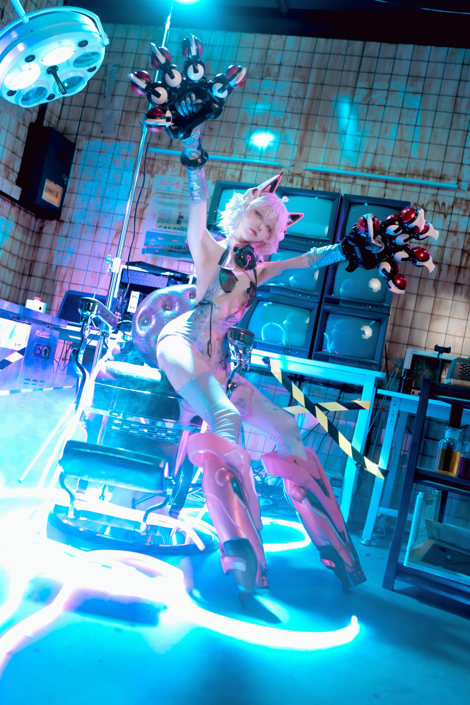 安食Ajiki 交错战线绯猁写真集 – 战斗角色COS高清图 [31P-357.7M]插图3