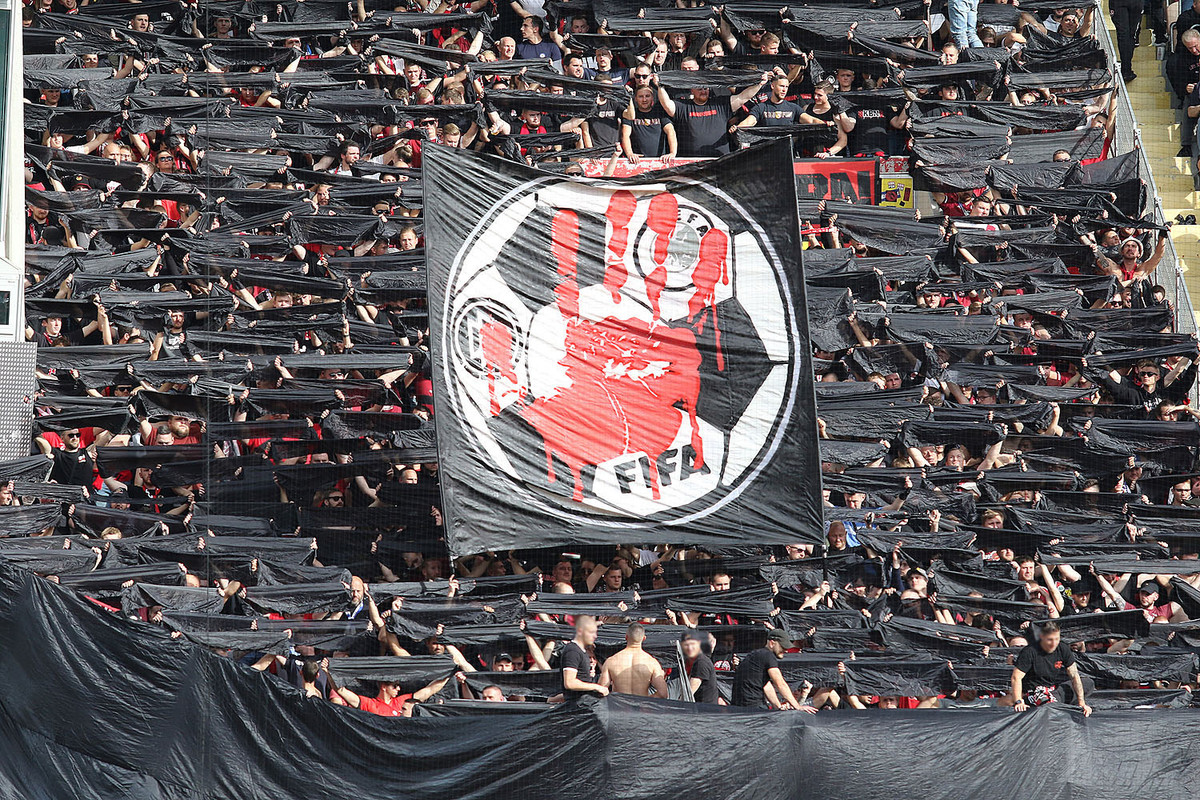 1-fc-kaiserslautern-1-fc-nuernberg-2-bundesliga-2022-2023-25