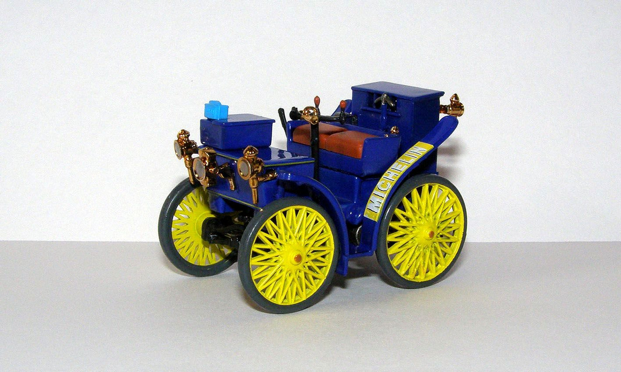 1895 Michelin L'Eclair Racing Car (Designed by Peugeot) (IXO Mod