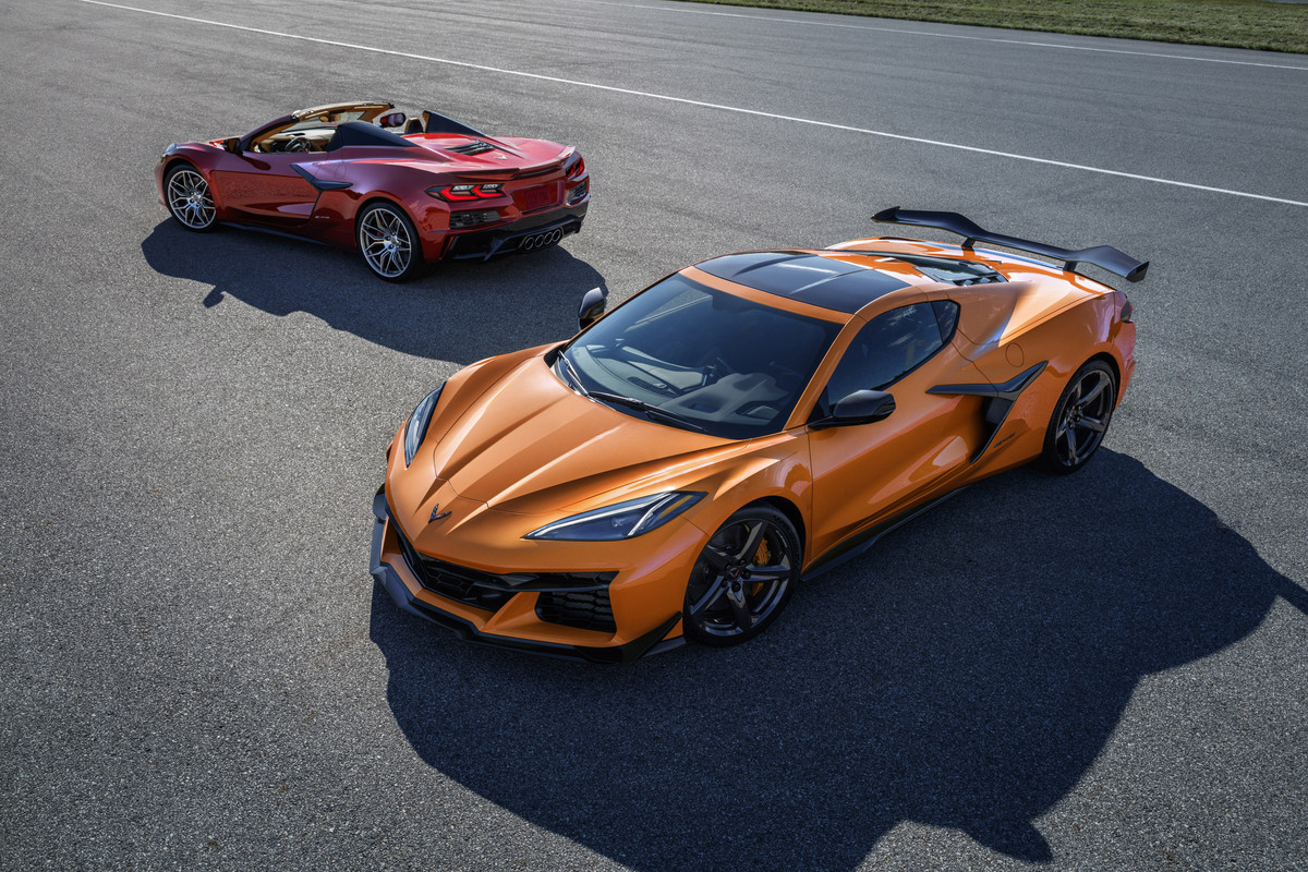 2023-Chevrolet-Corvette-Z06-011