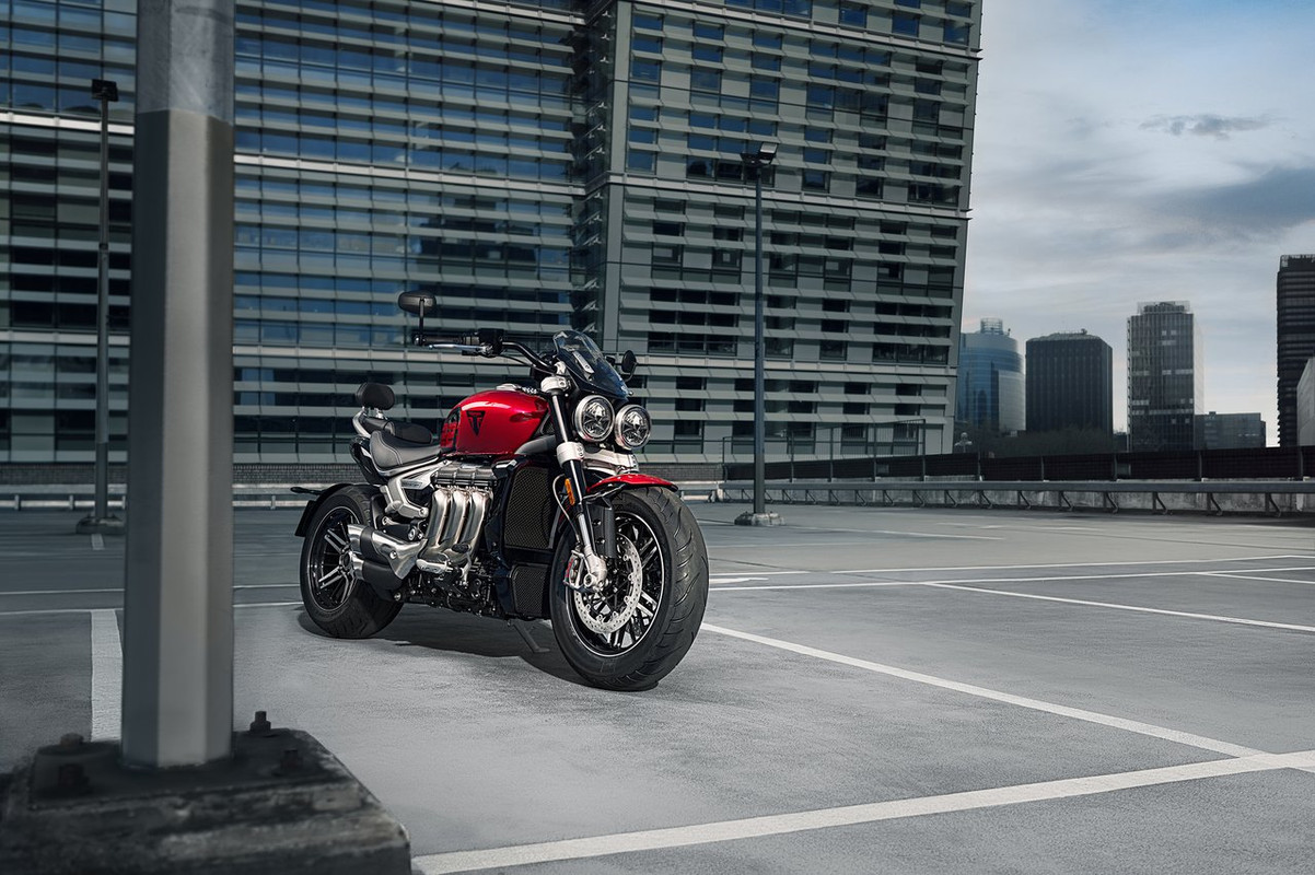 Спецвыпуск Triumph 2022: Street Twin EC1, Thruxton RS Ton Up, 221 Edition Rocket 3 R, Rocket 3 GT