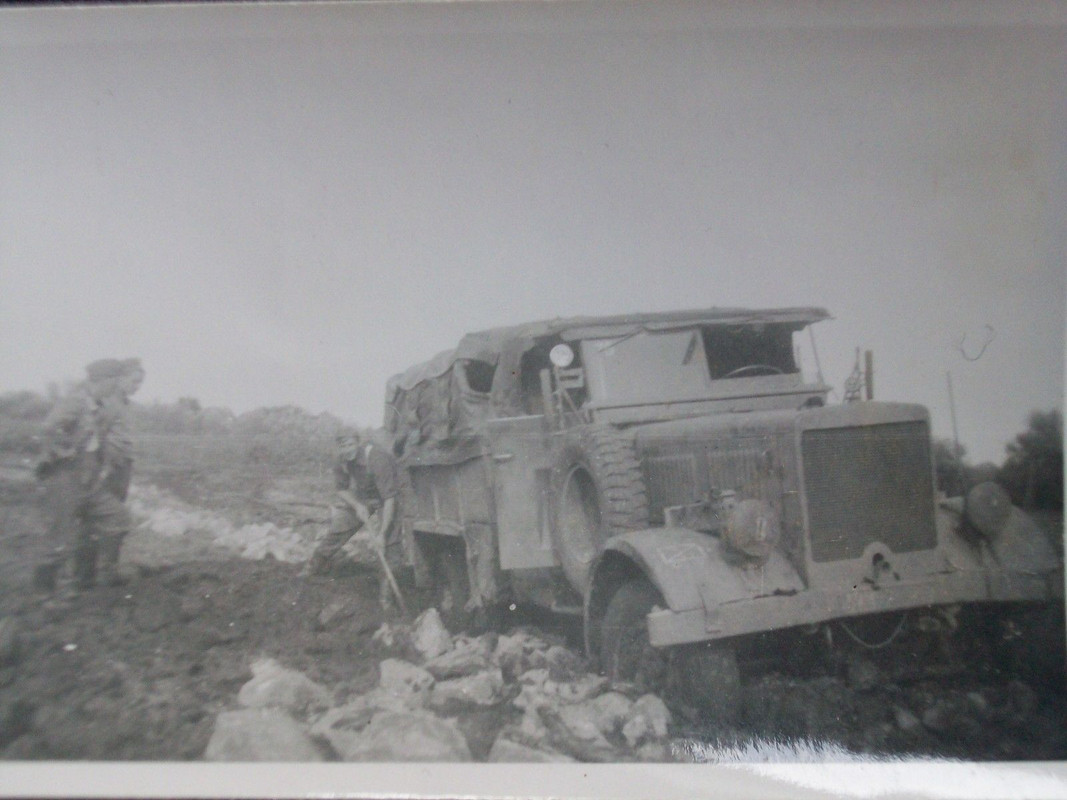 LKW Einheitsdiesel auf Rußlands Schlammpisten