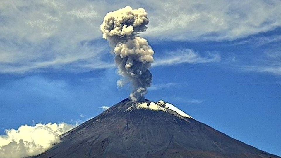 VIDEO: Registran intensa actividad en el Popocatépetl: Más de 65 exhalaciones