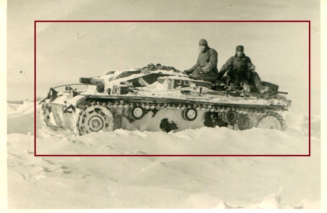 Foto WW II Sturmgeschütz Panzer Winterfahrt Schn