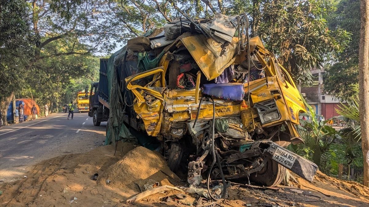 নাটোরে সড়ক দুর্ঘটনায় নিহত যাদের পরিচয় মিলেছে
