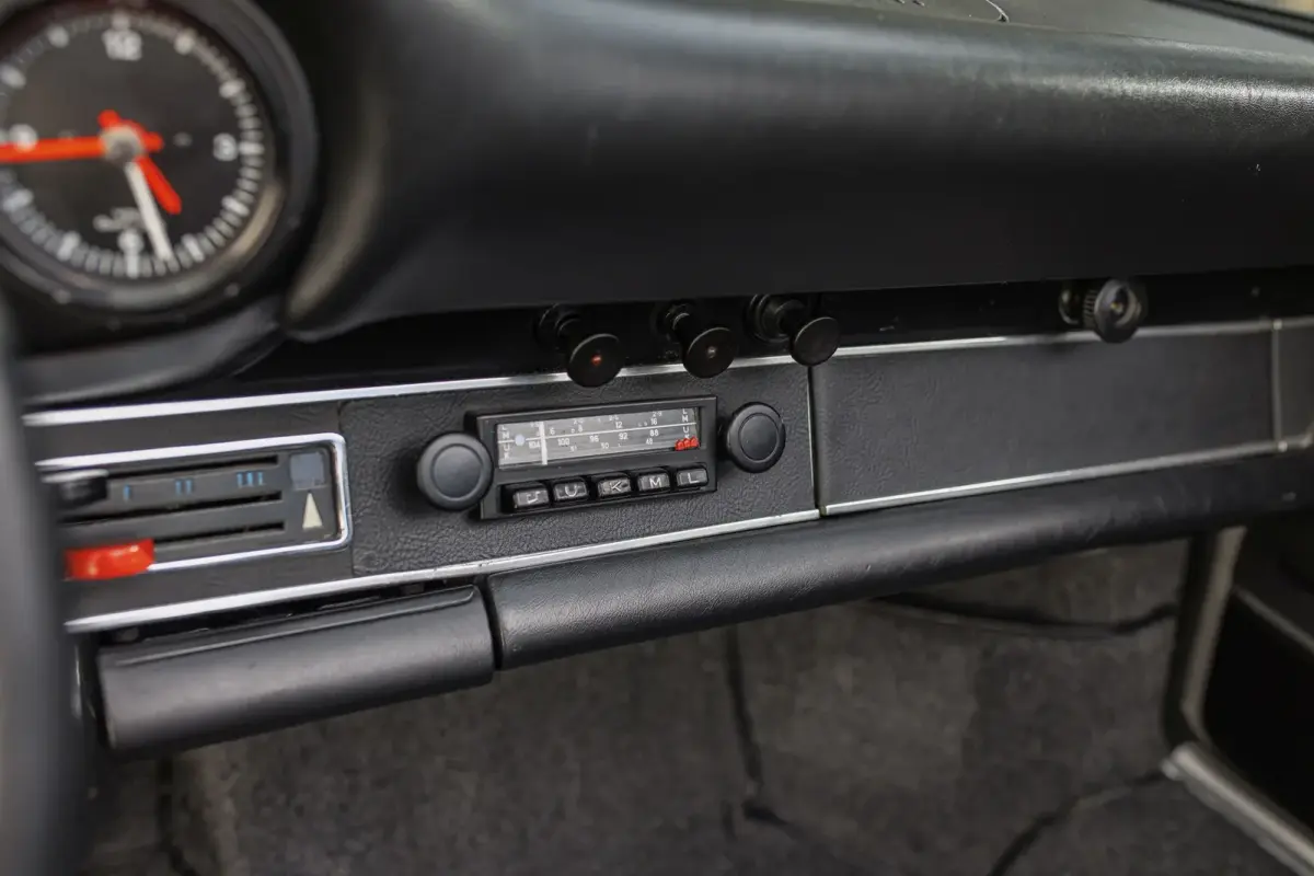 Porsche 911 2.4 S Targa 21