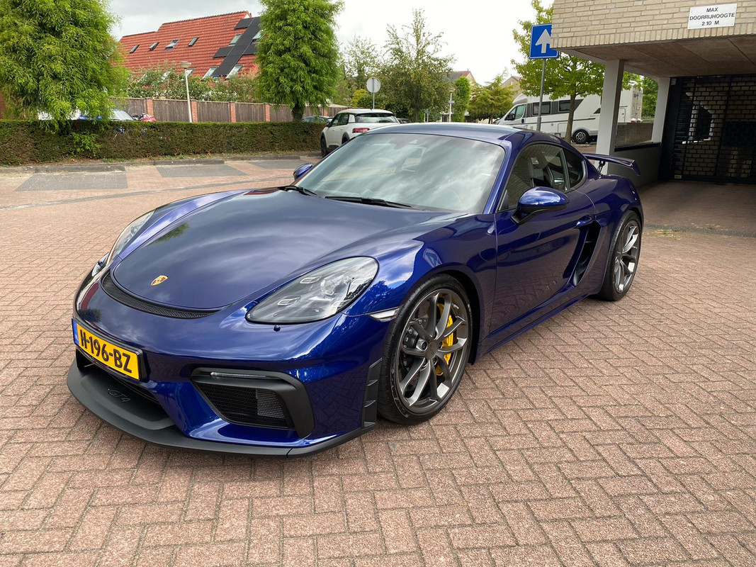 B9C32F03-0949-421D-BE9F-48B4324A9815