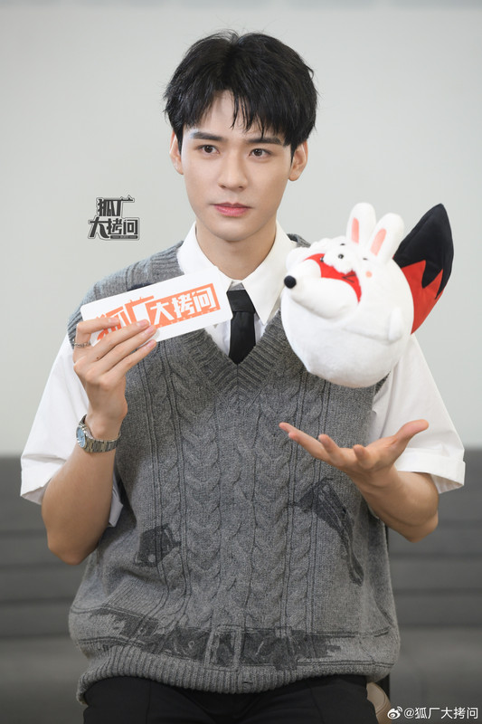 0077Ahqlly1hg8zxb4jepj336o4s0x6s