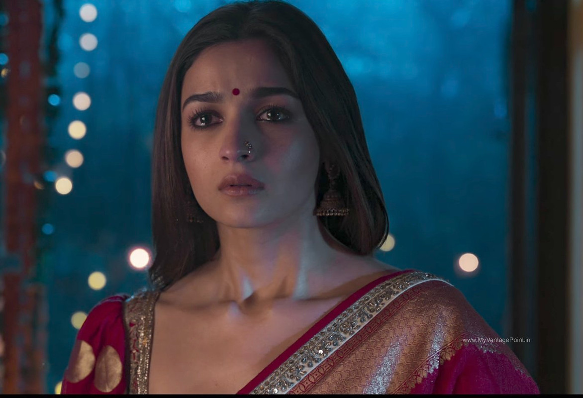 crying-alia-bhatt-in-rocky-aur-rani-ki-prem-kahani-2023
