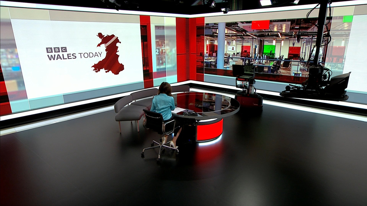 03.10 - 06.00.00 - Breakfast. The BBC's Breakfast programme features ....ts_snapshot_13.42.668