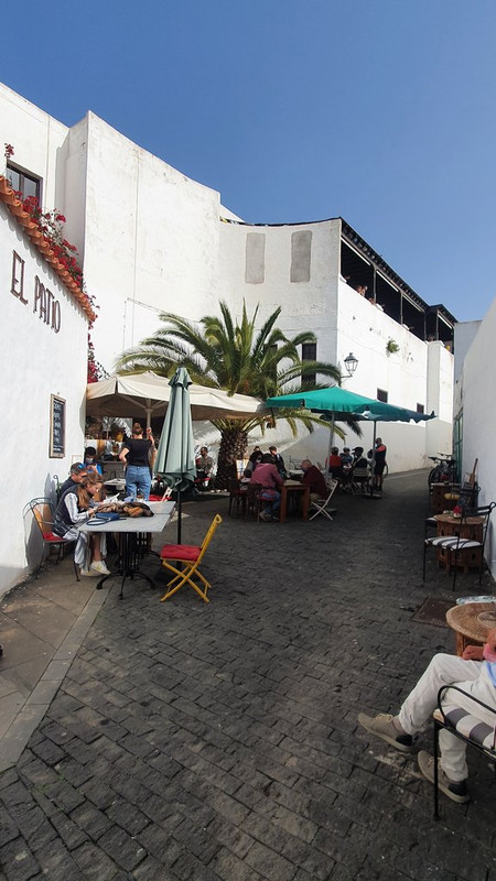 TEGUISE Y PLAYA FAMARA: En busca de Jon Kortajarena - Lanzarote: pisar la Luna sin dejar La Tierra (7)