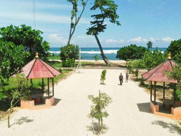 Hotel-tepi-pantai-balekembang-Artis-Sosmed-768x576